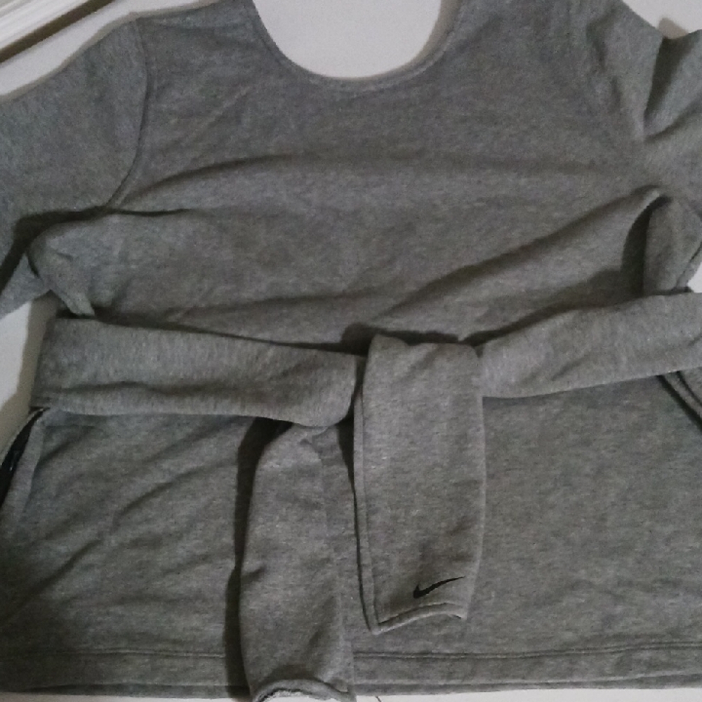 Nike Short Sleeve Sweatshirt